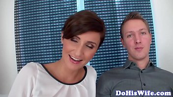 Porno noir avec sperme dans la chatte chaude