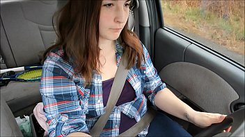 Porn ride avec belle fille et petit gode