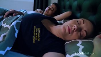 Fils De Sommeil Putain D’âge Mûr Qui A Une Grosse Bite