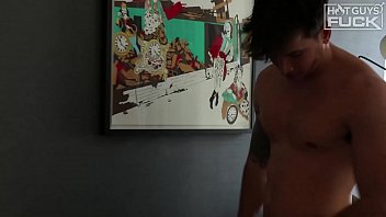 Craqué Dans Le Lit Vous Attend Chaud Pour Mettre Toute La Bite Dans Votre Chatte