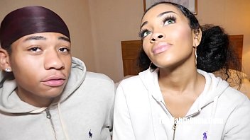 Le Premier Jeu De Sexe Avec La Danseuse Noire