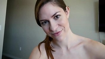 Bloody Babe Avec Papa Cool Monte Bite Comme Un Fou Jusqu’à L’éjaculation