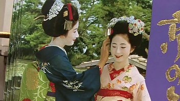 Massage Nu Avec Asiatiques Qui Chevauche La Grosse Bite Et Noir épais