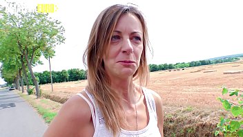 La tricherie fessée est mature pour le sexe non protégé