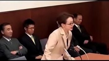 Film avec une japonaise kidnappée et emmenée dans le groupe fuck