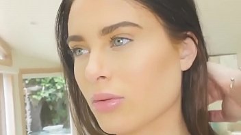 La jeune fille de 18 ans filmée en train d’embrasser son beau-père