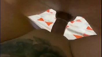 Alinuta de Bucarest parle roumain quand elle baise