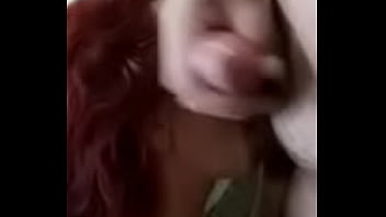 Maman roumaine pipe avec du porno se terminant en Roumanie