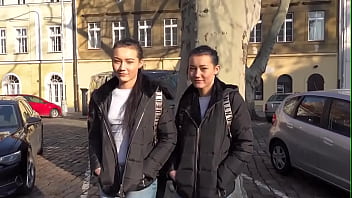 Deux jumeaux de Bucarest ont payé le sexe par trois