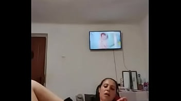 Roumanie xxx avec une chatte créée avec de beaux seins