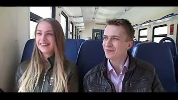 Une jeune femme de Chisinau approchée en train et pénétrée par deux