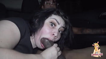 Black paie pour la course des chauffeurs Uber avec du sexe brutal