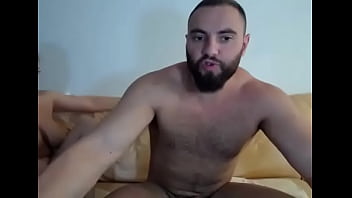 Couple roumain ayant des relations sexuelles sur le chat vidéo