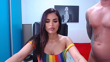 XXX avec un couple en chat vidéo lors d’un rapport sexuel