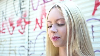 La scène de sexe filmée avec une jeune blonde au casting